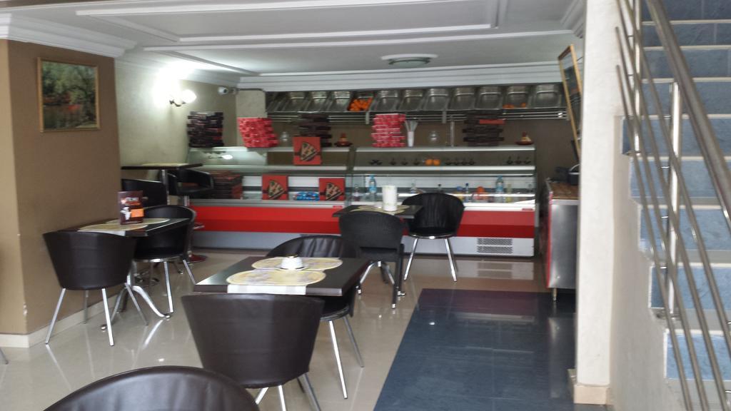 Hotel Aswan 乌季达 外观 照片